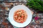 Рис с чесноком и помидорами