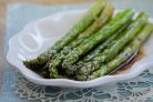 Жареная спаржа с бальзамическим уксусом