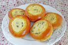 Булочки с творогом и изюмом