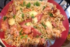 Макароны с колбасой и яйцом