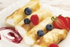 Блинчики с творогом и ягодами