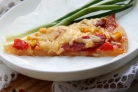 Домашняя пицца с колбасой и сыром