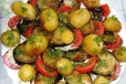 Молодой картофель с овощами