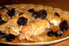 Курица, тушенная с черносливом