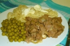Тушеное мясо в мультиварке Редмонд