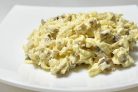 Салат с жареными шампиньонами и курицей
