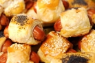 Сосиски в тесте с сыром и луком