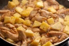 Маринованная курица с ананасами