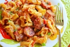 Макароны с колбасой