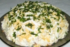 Салат с колбасным сыром