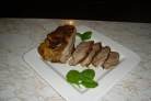 Свинина, тушенная куском