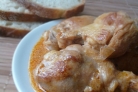 Курица в сметане на сковороде