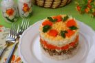 Салат с сайрой и рисом