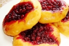 Ватрушки с брусникой