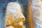 Творожный рулет с яблоками