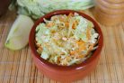 Салат с пекинской капустой и яблоком
