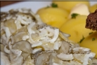 Салат с солеными огурцами
