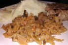 Капуста, тушеная с шампиньонами в томате