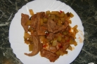 Говядина, тушеная с огурцами