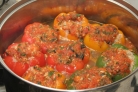 Перец, фаршированный мясом и овощами