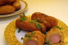 Сосиски в кляре на сковороде
