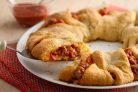 Ролл-пицца с колбасками