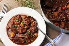 Мясо, тушенное с луком