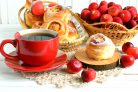 Сдобные розочки с ранетками