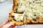 Пицца с луком и шампиньонами
