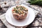 "Оливье" с курицей и колбасой