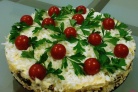 Куриный салат с грибами и сыром