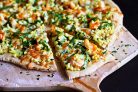 Пицца с креветками и овощами