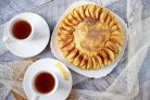 Ароматный яблочный пирог с корицей