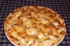 Яблочный пирог в карамельном соусе
