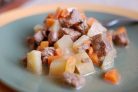 Говядина, тушеная с редькой