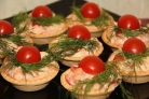 Закуска с рыбой, помидорами и сыром