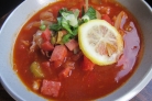 Солянка с оливками и колбасой