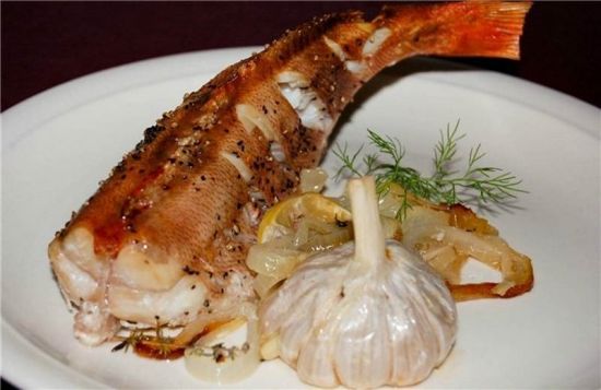 рыба с чесноком