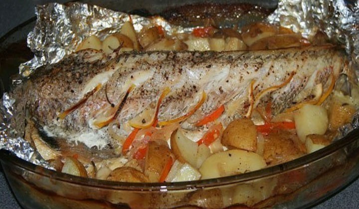 Треска запеченная с овощами