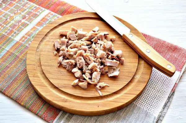 Нарезанная курятина