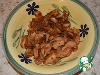 Пирог-сметанник с курицей и грибами