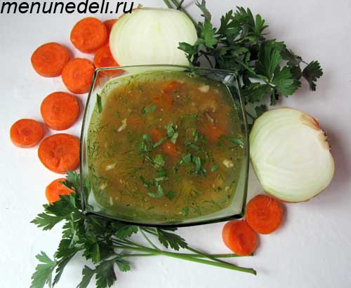 Простое и вкусное блюдо Рыбный суп из консервы с картофелем и морковью на первое