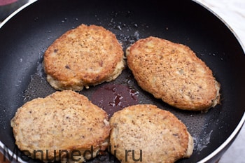 Рыбные котлеты из консервов Рыбные котлеты из консервов
