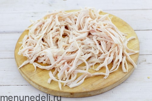 Салат с морковью, черносливом и курицей Салат с морковью, черносливом и курицей
