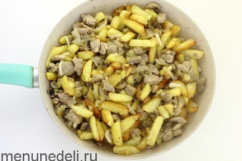 Жареная картошка с мясом и грибами Жареная картошка с мясом и грибами