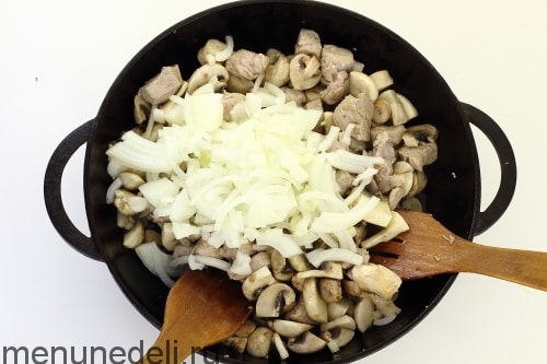 Жареная картошка с мясом и грибами Жареная картошка с мясом и грибами