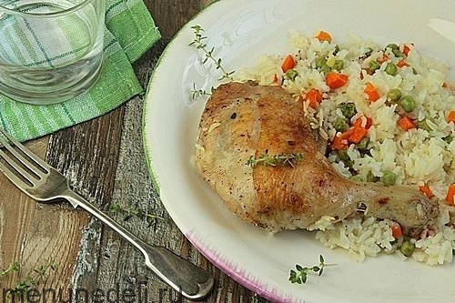 Куриные окорочка с рисом и овощами в духовке Куриные окорочка с рисом и овощами в духовке