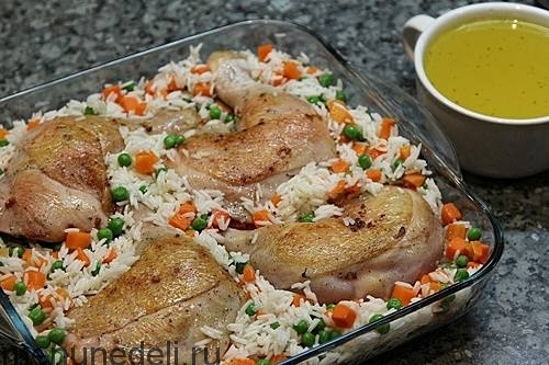 Куриные окорочка с рисом и овощами в духовке Куриные окорочка с рисом и овощами в духовке