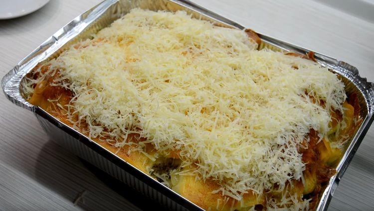 Посыпать сыром