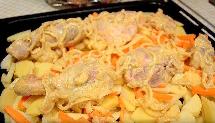 мясо кладут сверху